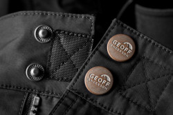  Detail spracovania p�su ryb�rskych nohav�c Urus Basis