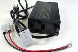 Nab�ja�ka LiFePO4 Perfektium detail nab�jacieho zariadenia