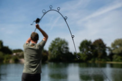 Ohyb pr�tu SPORTEX Advancer Spod Carp CS-3 pri nahadzovan�